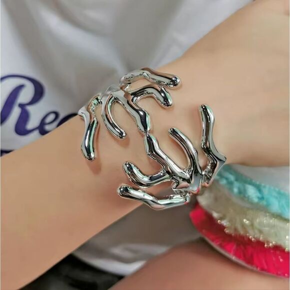 Brand New Top Fashion Silver Tone Bangle Bracelet - Picture 2 of 8